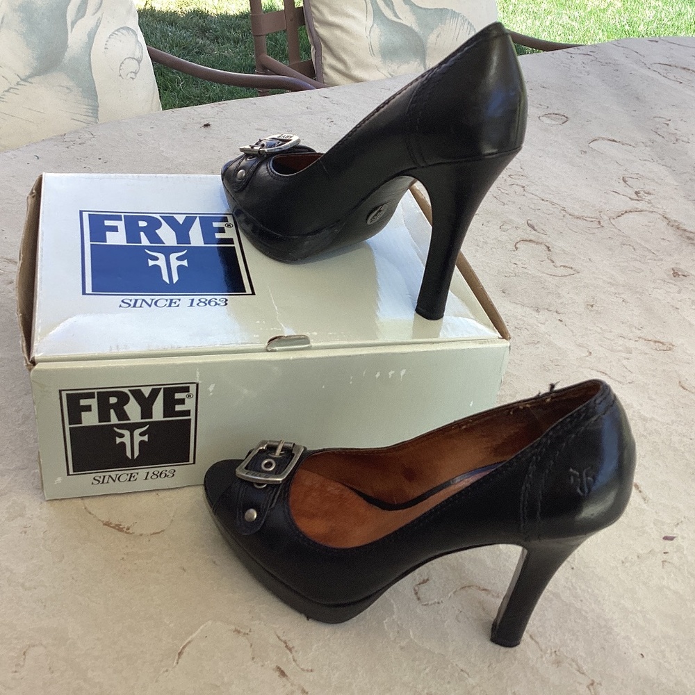 Frye Gail Pump